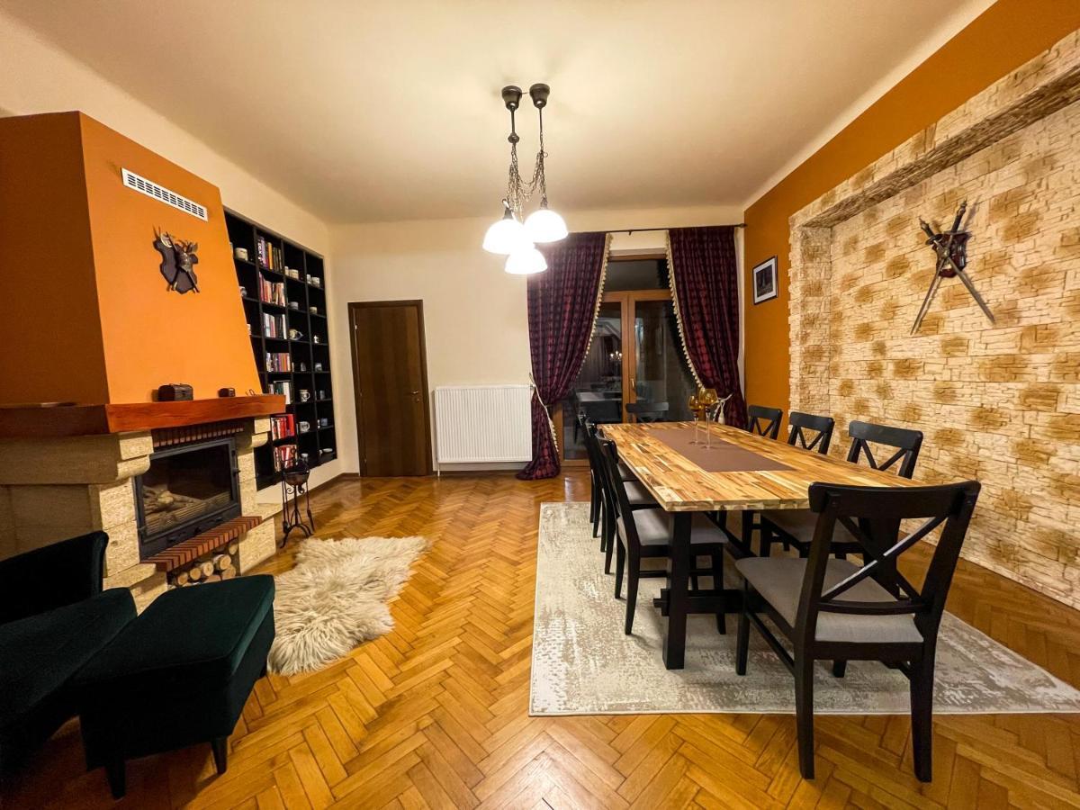 Central Apartment W/ Fire Place - Ground Floor Bukarest Eksteriør billede